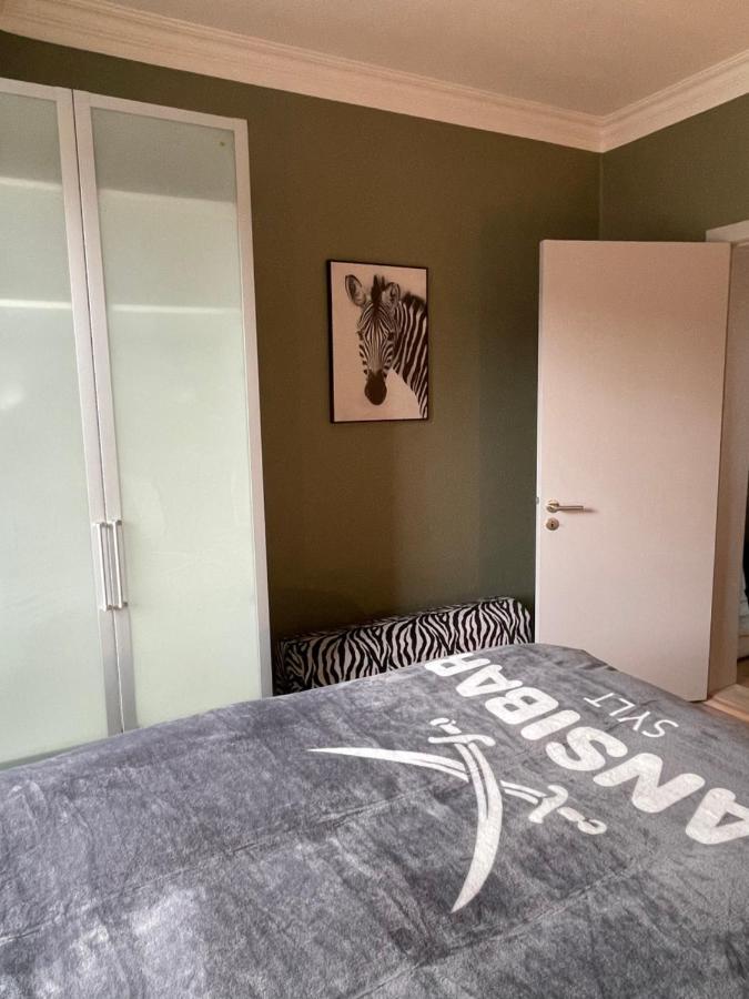 Schoene Grosse 4 Zimmer-Altbauwohnung Кіль Екстер'єр фото